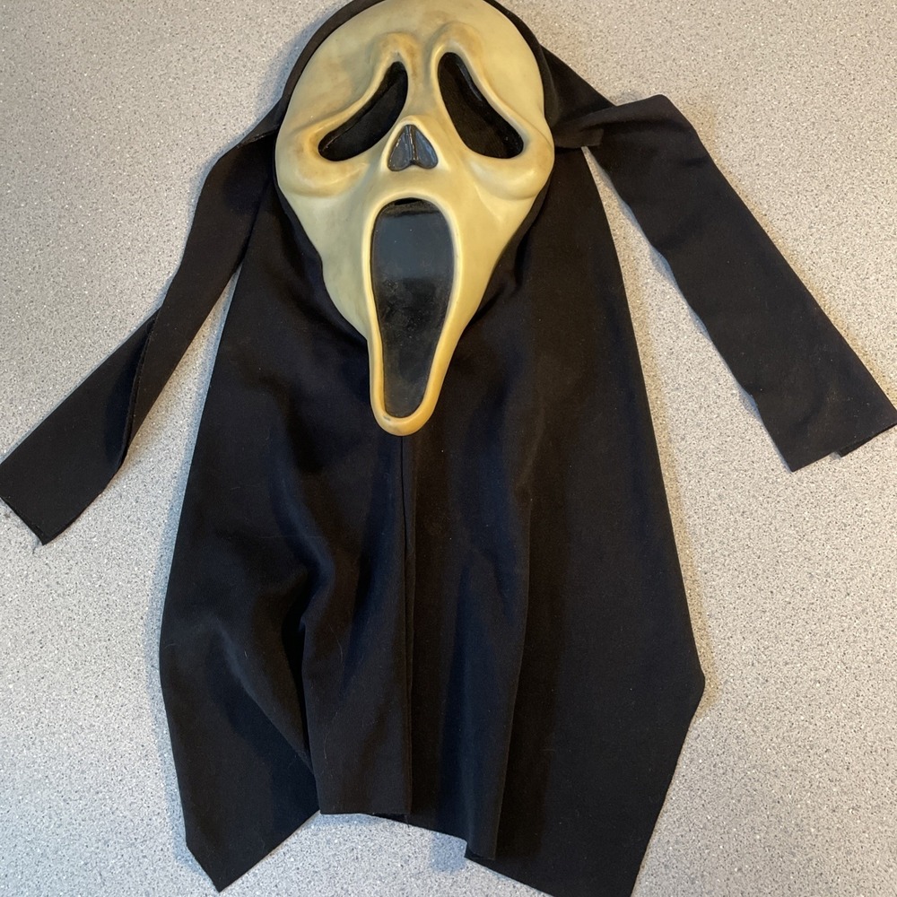Vintage Scream Movie Ghost Face Mask Easter Unlimited Brown/tan - Picture 1 of 5